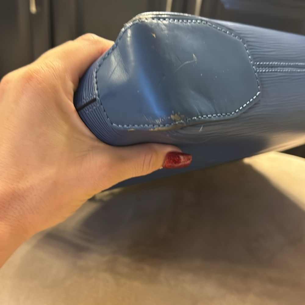 Louis Vuitton Toledo Blue Epi Oliver - Picture 5 of 12